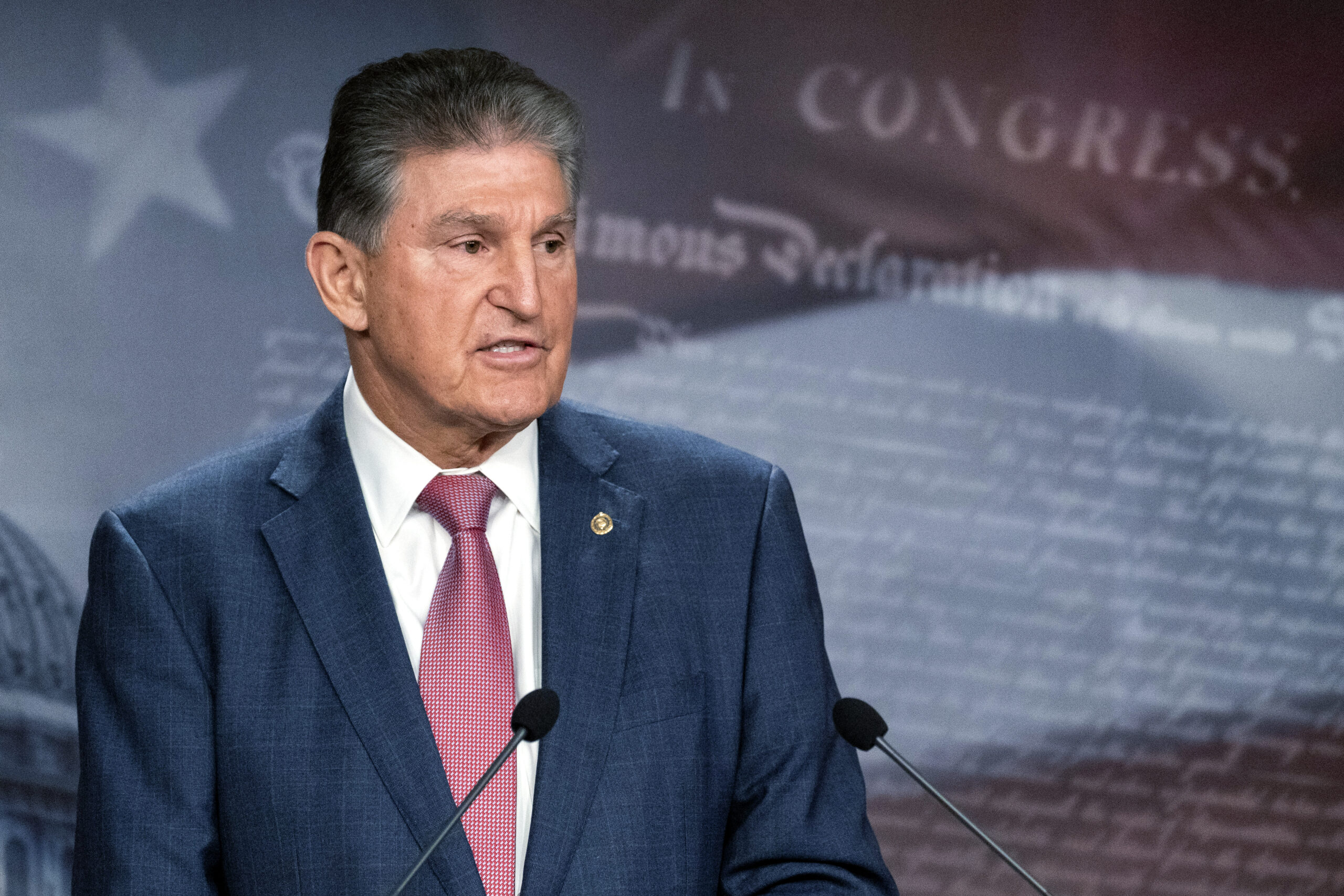Manchin, lifelong Democrat, announces move to independent